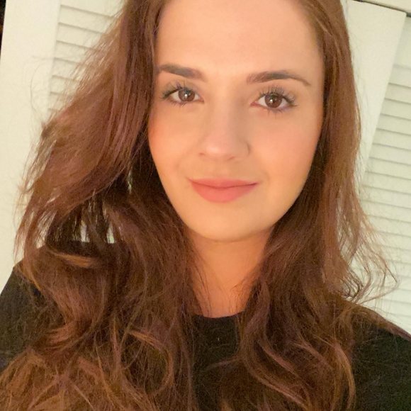 caroline_bueno